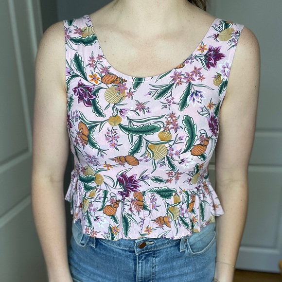 Tamga Tasi Sleeveless Top - Picture 2 of 6